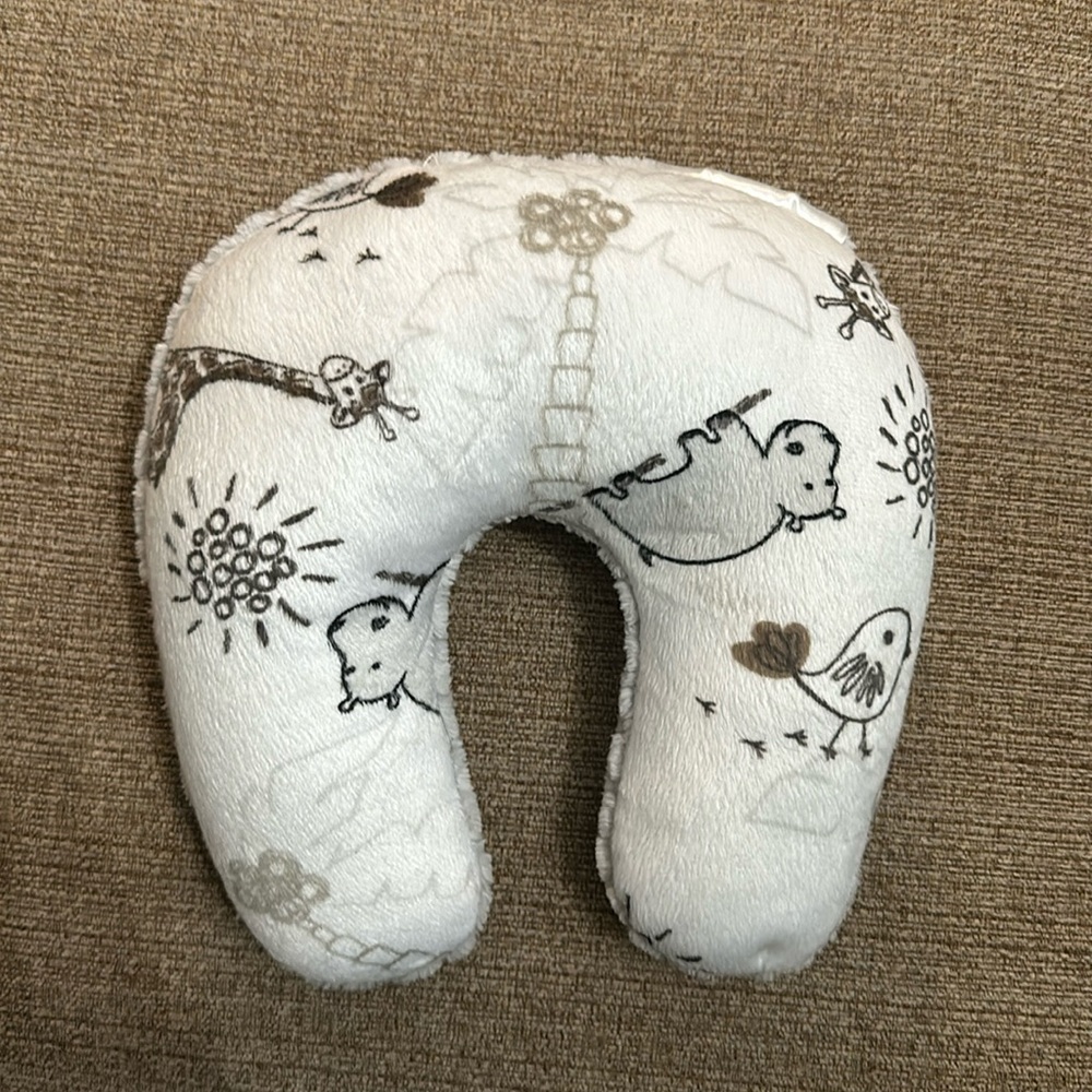 Infant head/neck pillow
